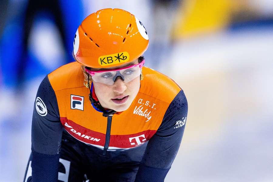 Suzanne Schulting in actie op de finale 1.000 meter tijdens het WK Shorttrack in Zuid-Korea