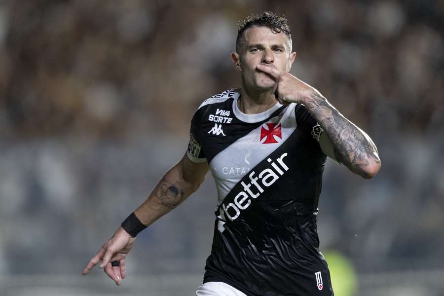 Vegetti fez o terceiro gol do Vasco na vitória sobre o Melgar