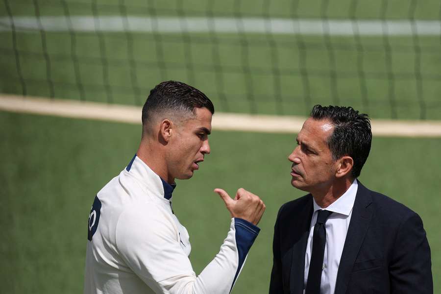 Pedro Proença à conversa com Cristiano Ronaldo Pedro Proença à conversa com Cristiano Ronaldo