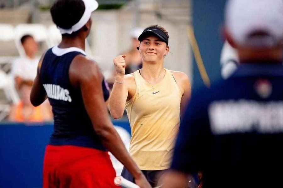 Marta Kostyuk celebrou nos Estados Unidos