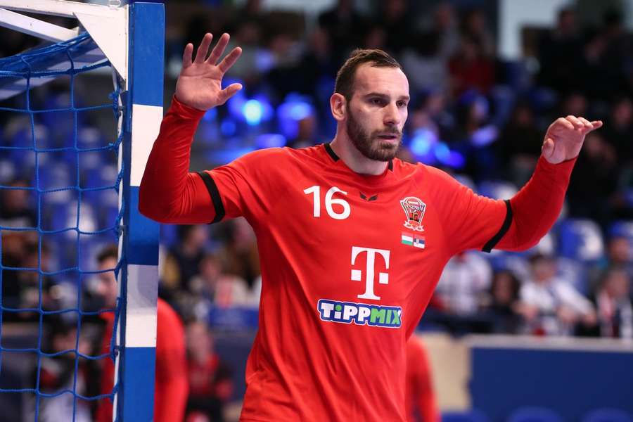 Vladimir Cupara în poarta celor de la Telekom Veszprem