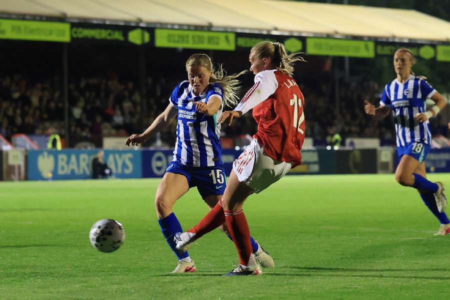 Arsenal's Frida Maanum scoring their first goal