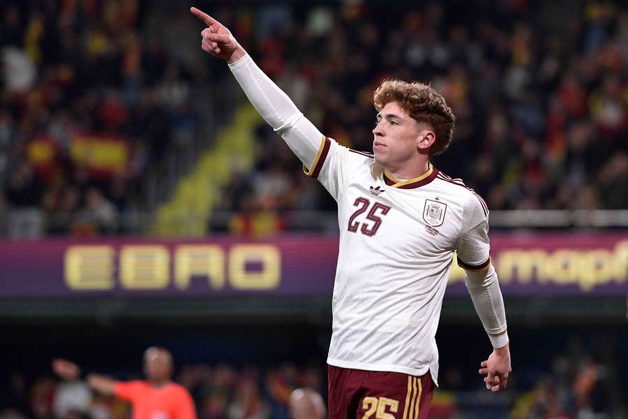 Víctor Muñoz já chegou à seleção espanhola