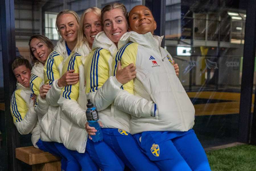 Suecas mantêm o alto astral em meio à difícil missão na Copa