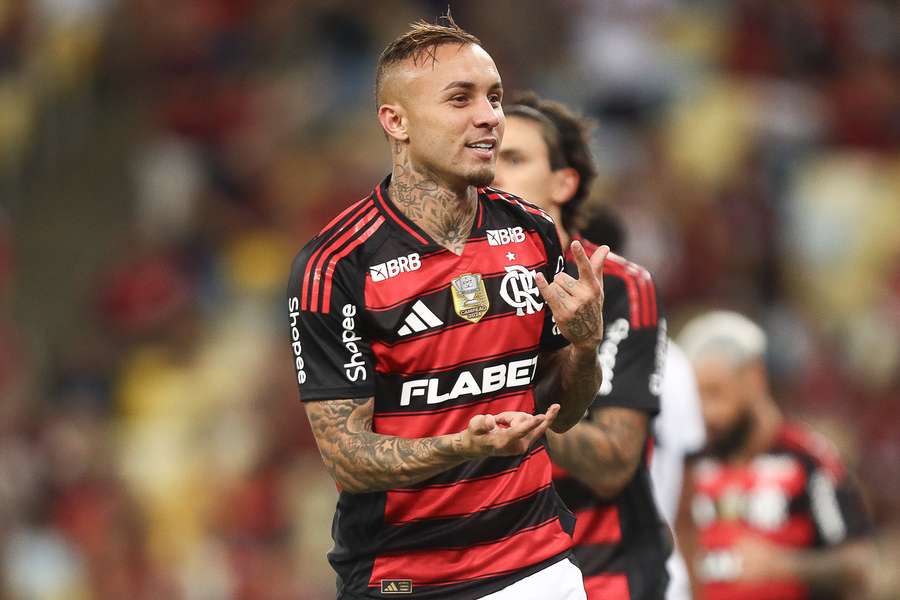 Everton Cebolinha fechou a conta no Maracanã Everton Cebolinha fechou a conta no Maracanã