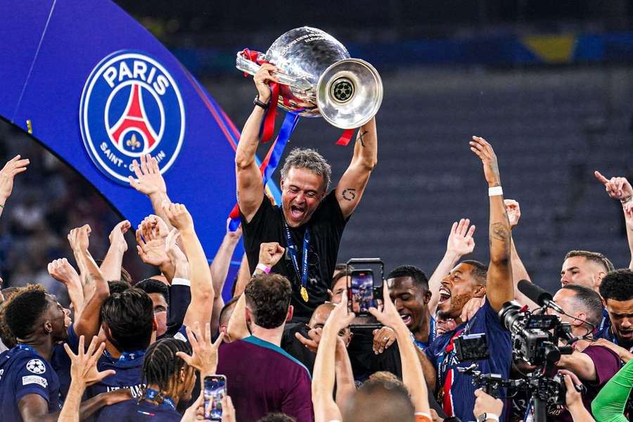 Video: PSG fans unveil touching tifo dedicated to Luis Enrique