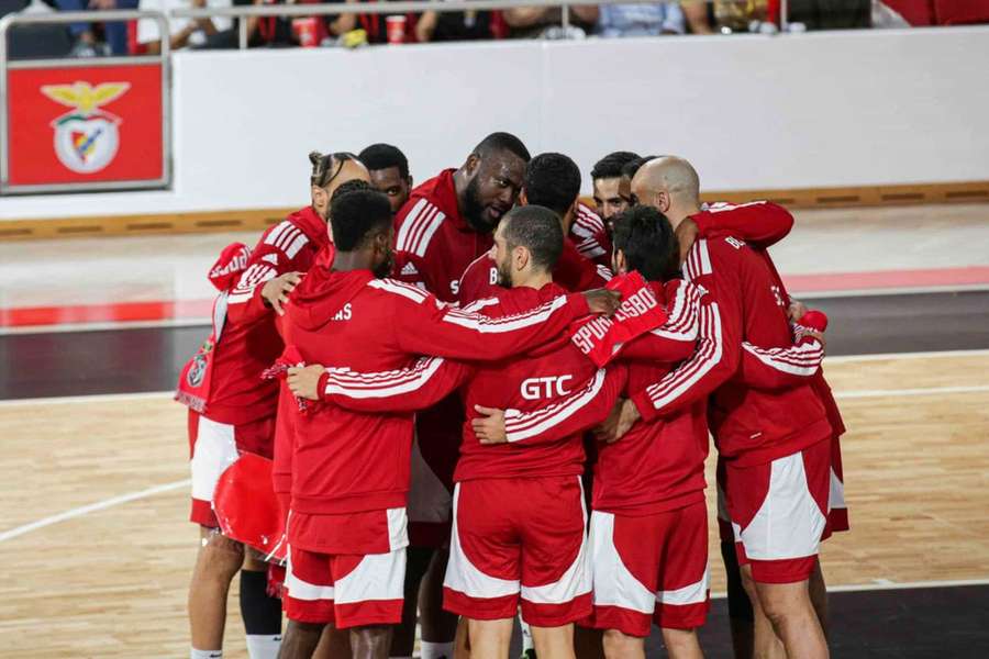Benfica soma terceira vitória em quatro jogos no grupo F