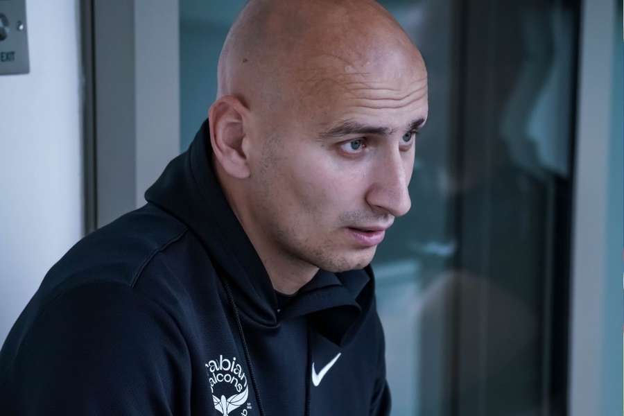 Jonjo Shelvey passa de jogador a treinador nos Emirados Árabes Unidos