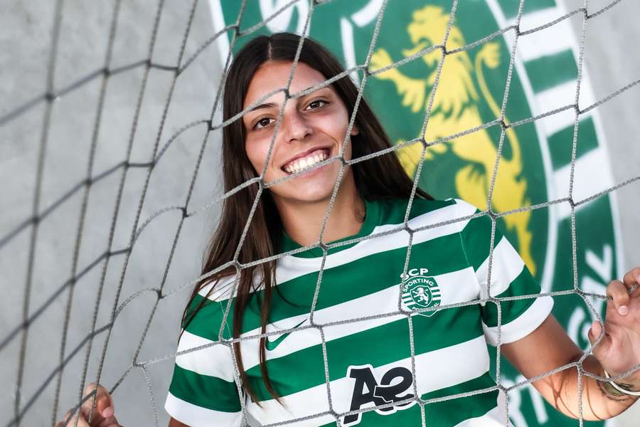 Érica Cancelinha renova com o Sporting