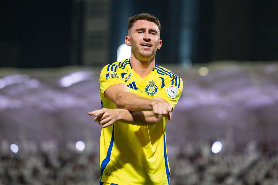 Laporte sa vracia do rodnej krajiny. 