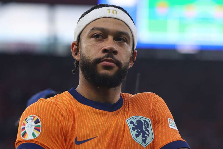 Depay zal ook tegen Engeland in de spits spelen