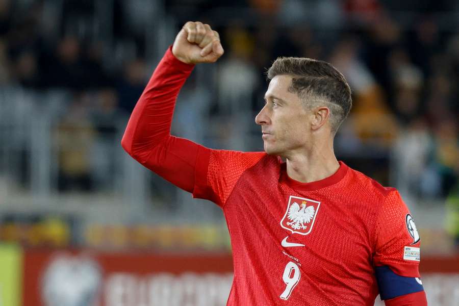 Lewandowski pravděpodobně brzy opustí Barcelonu. 