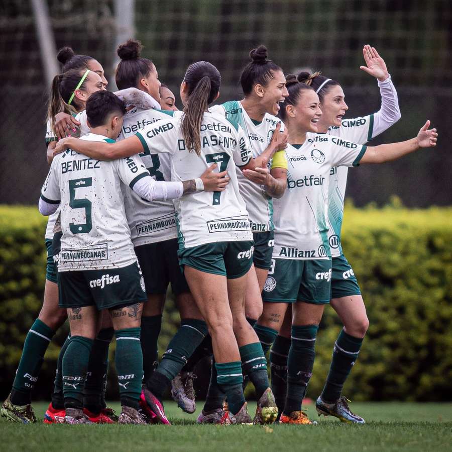 As mulheres do Palmeiras buscaram uma vitória fora de casa contra o Grêmio