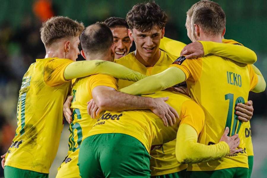 Šošoni si zahrajú semifinále pohára.