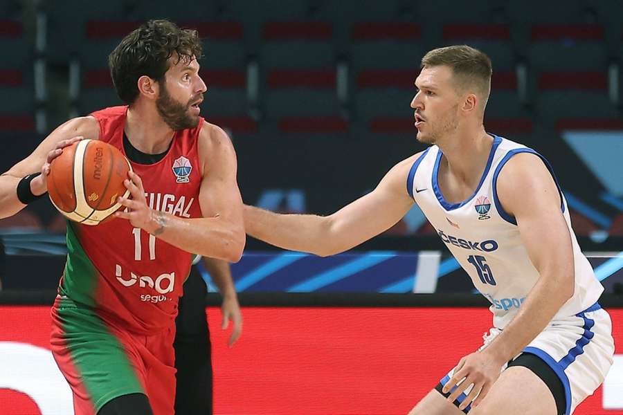 Martin Peterka (vpravo) byl po prohře nespokojený.
