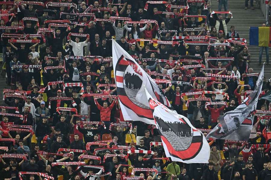 Dinamoviștii la meciul cu CFR Cluj pe Arena Națională Dinamoviștii la meciul cu CFR Cluj pe Arena Națională