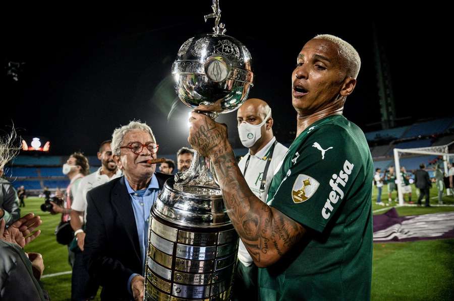 Deyverson fez o gol do título do Palmeiras em 2021 e foi eleito o craque da final