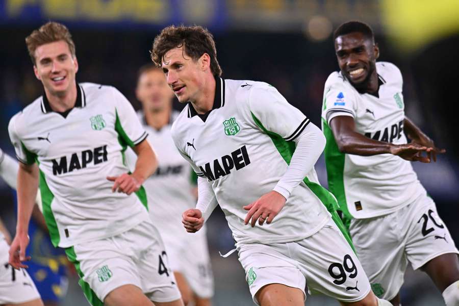 Andrea Pinamonti rozhodl o výhře Sassuola ve Veroně.