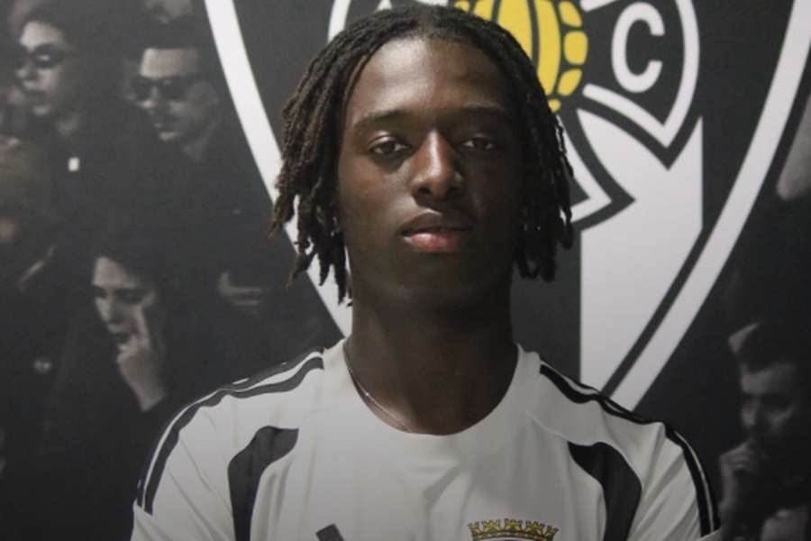 Melvin Costa oficializado pelo Amarante Melvin Costa oficializado pelo Amarante