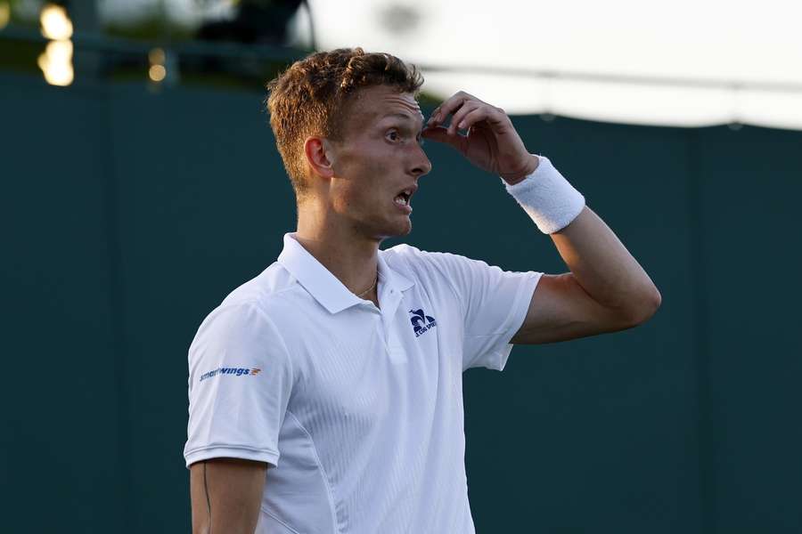 Jiří Lehečka vypadl hned ve druhém kole Wimbledonu. 
