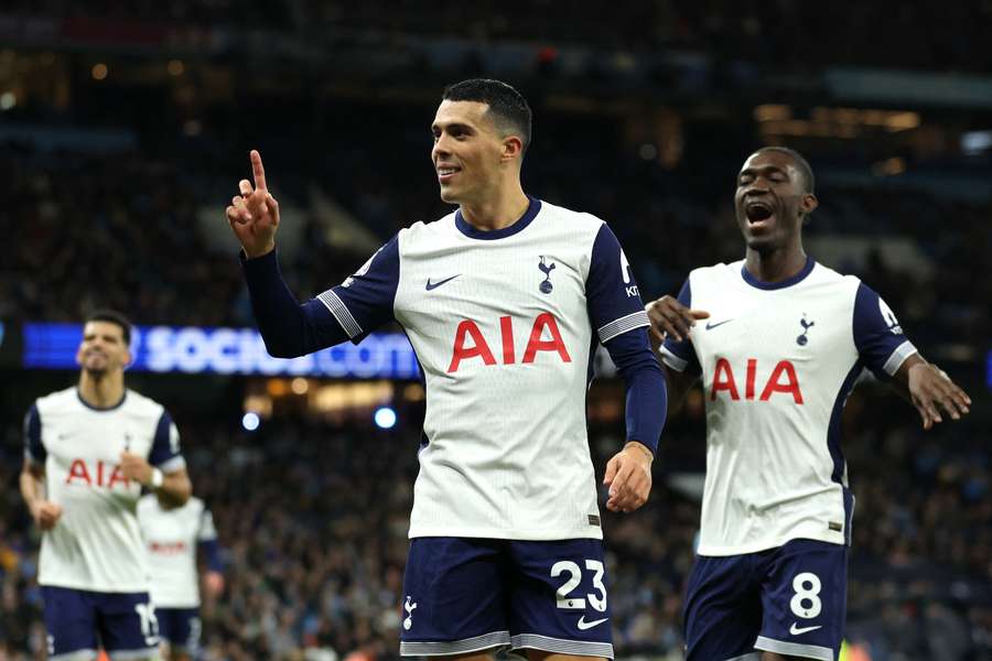 O Tottenham destruiu o Manchester City em sua casa