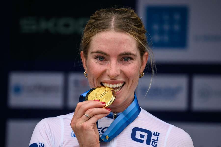 Neerlandesa Demi Vollering sagra-se campeã europeia de ciclismo de estrada