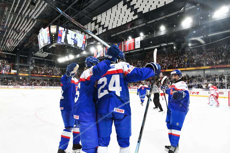 Slovensko si štvrtý raz o sebe zahrá v semifinále MS U18.