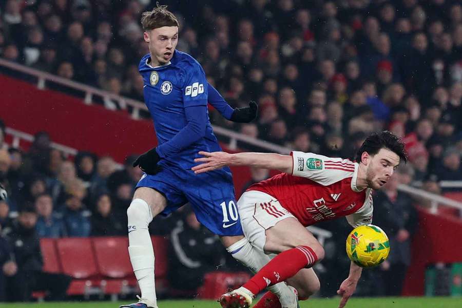 Rosenior convinced of Palmer's Chelsea commitment amid persistent Man Utd rumours