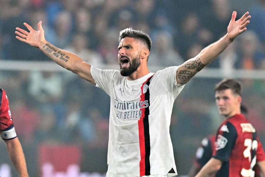 O Milan, de Giroud (foto), sobreviveu em Gênova