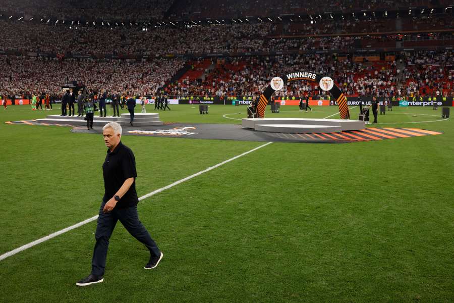 Jose Mourinho na afloop van de verloren finale tegen Sevilla