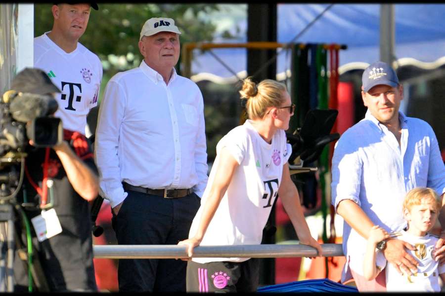 Hoeness no campo de treino do Bayern em Rottach-Egern