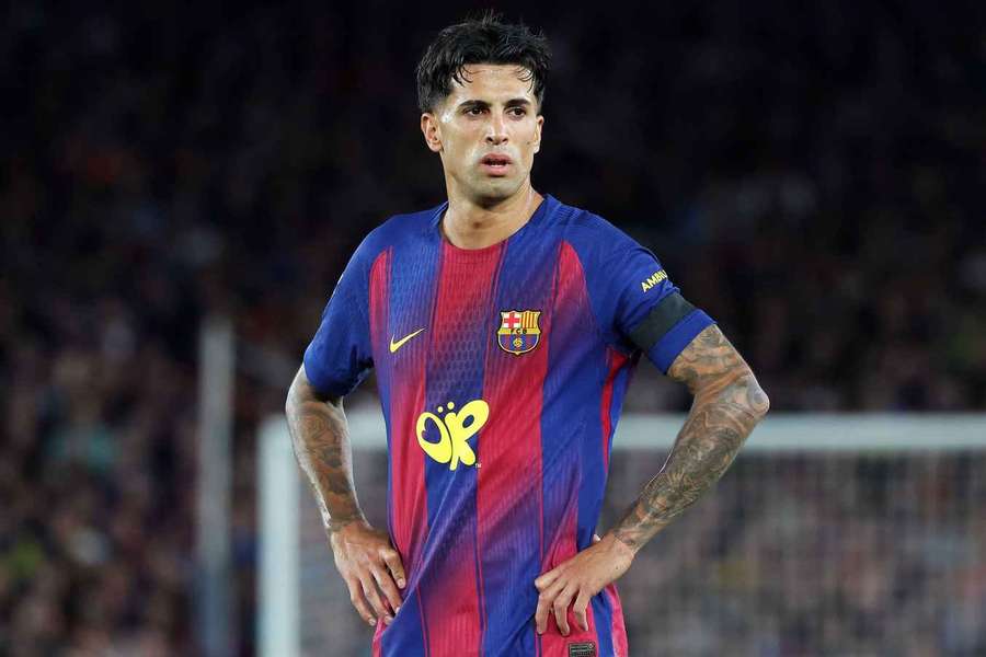 João Cancelo foi titular diante do Real Madrid