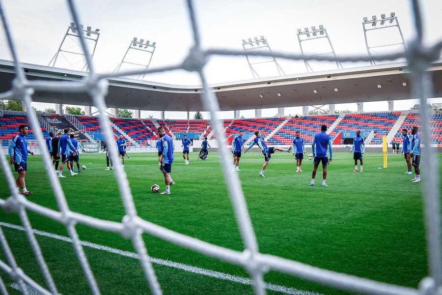 Búlgaros qualificaram-se graças às grandes penalidades Búlgaros qualificaram-se graças às grandes penalidades