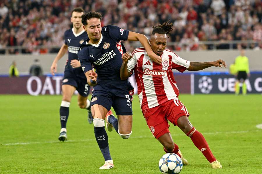 Dismal PSV salvage extremely late point as Olympiacos end win streak