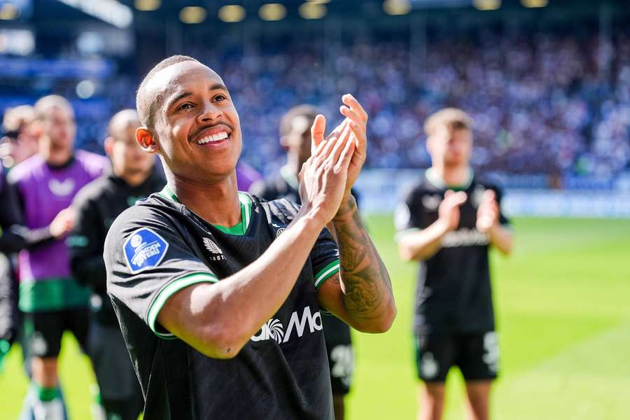 Igor Paixao says goodbye to the Feyenoord fans after their 2-0 loss away at sc Heerenveen