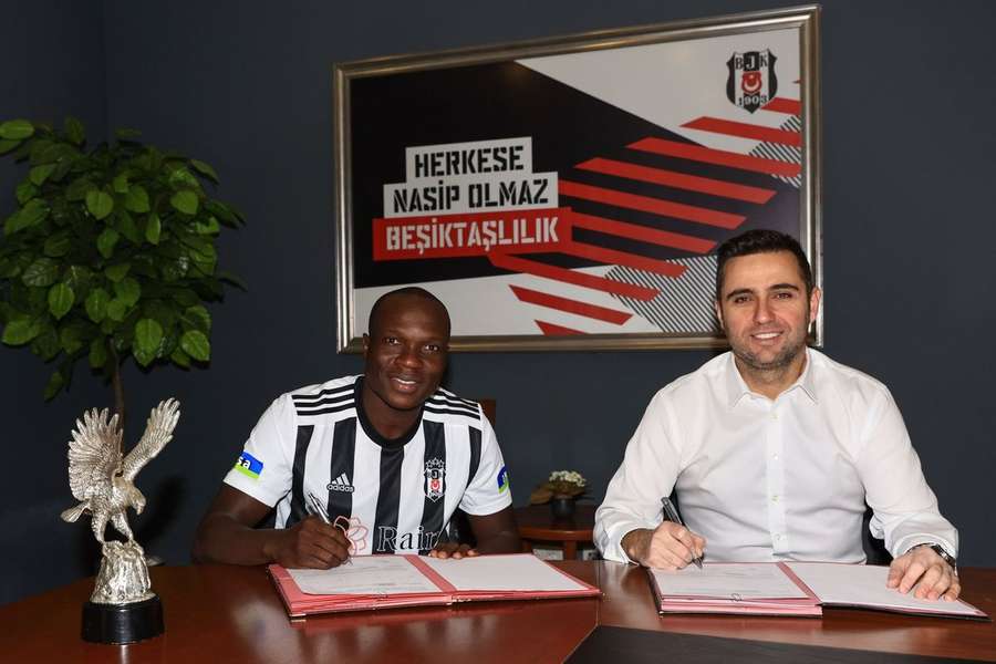 Aboubakar já com as cores do novo clube