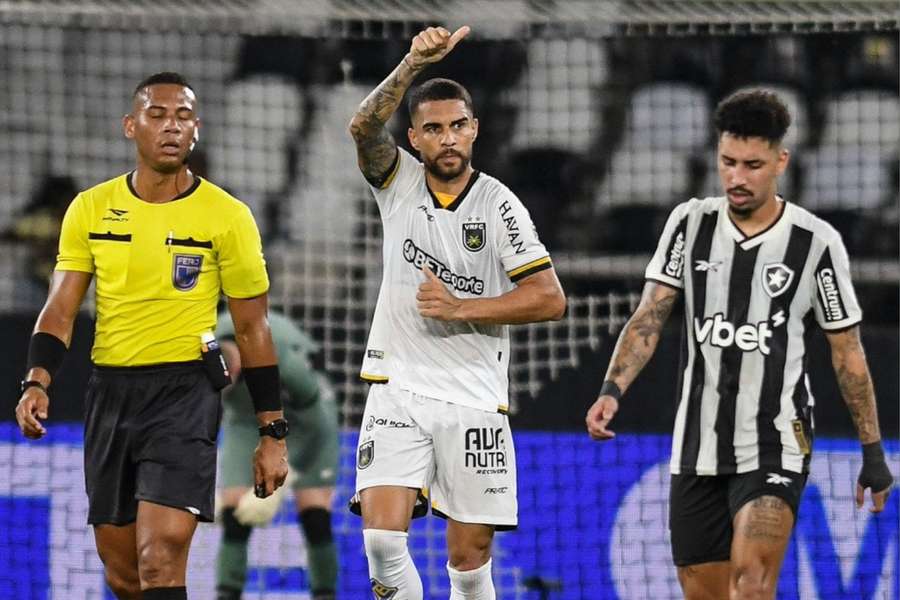 Bruno Santos fez o gol da vitória do Volta Redonda sobre o Botafogo