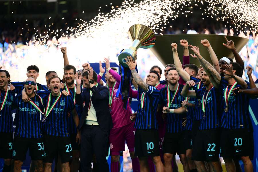 È caccia all'Inter È caccia all'Inter