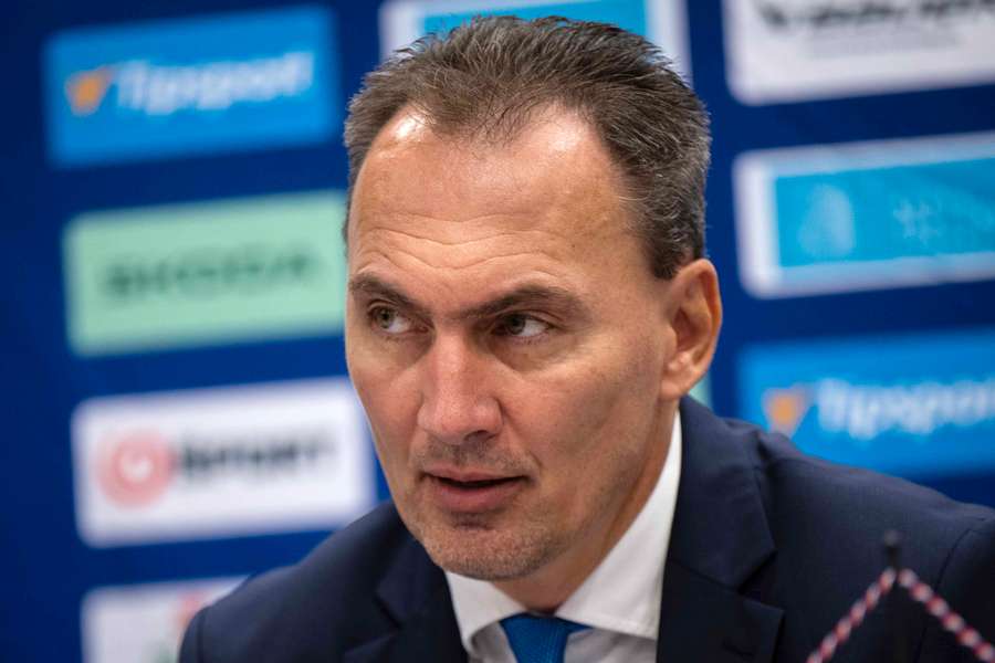 Šatan bol s priebehom kongresu spokojný. Šatan bol s priebehom kongresu spokojný.