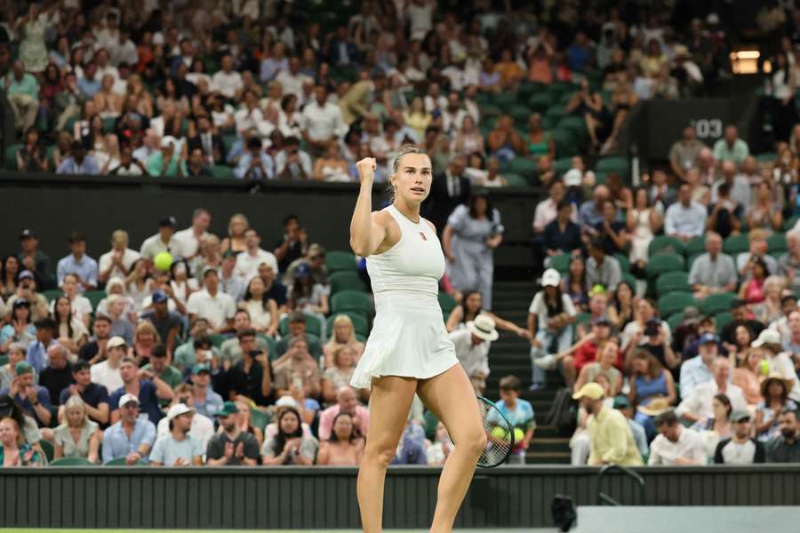 Sabalenka przechodzi dalej