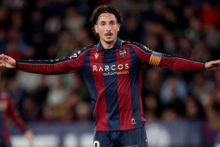Pablo Martínez, durante el derbi ante el Valencia