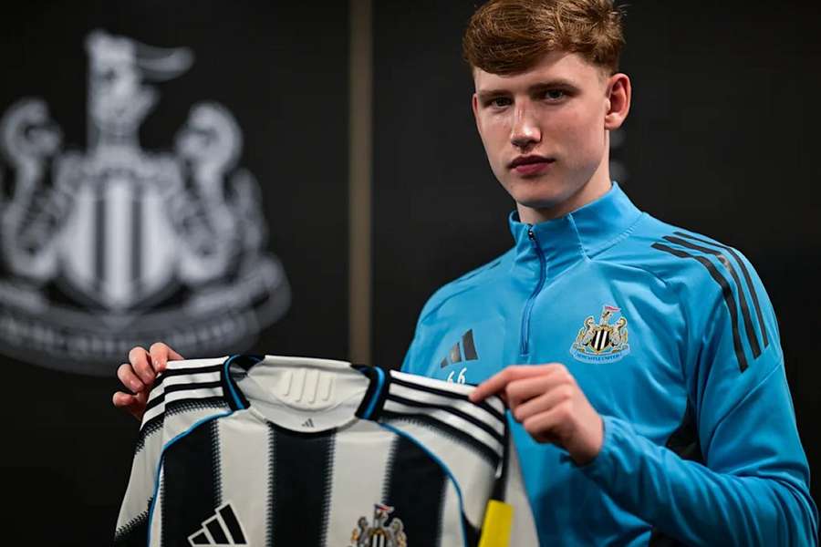 Moran signs pro deal with Newcastle