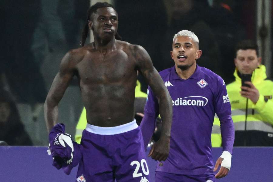 Kean y Dodo exultantes tras el gol del 2-0