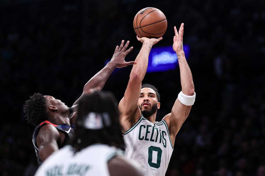 Celtics zijn laatst overgebleven ongeslagen team in NBA door zege op Nets