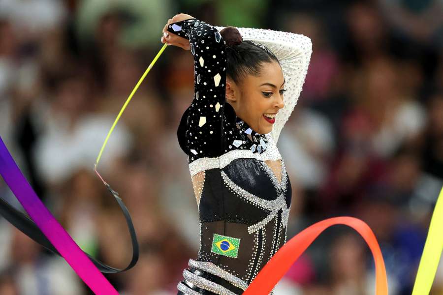 Bárbara Domingos atingiu feito inédito para o Brasil na ginástica rítmica