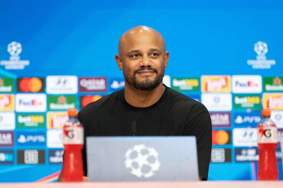 Vincent Kompany ar urma să mai lipsească cel puțin o săptămână de pe banca tehnică a lui Bayern Munchen Vincent Kompany ar urma să mai lipsească cel puțin o săptămână de pe banca tehnică a lui Bayern Munchen
