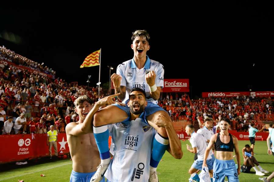 El Málaga celebra el gol de Antoñito