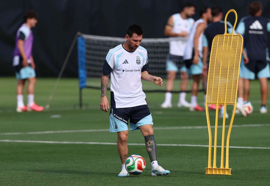 Messi prepara estreia no Mundial-2026 Messi prepara estreia no Mundial-2026