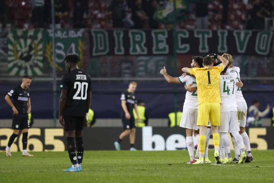 A festa dos jogadores do Sporting diante do Sturm Graz