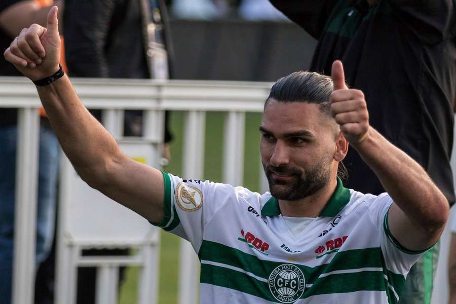 Léo Gamalho foi um dos destaques do Coritiba na temporada